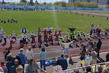 Обновленный стадион принял первых игроков 
